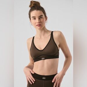 ALO Yoga Airlift Line Up Bra - Espresso